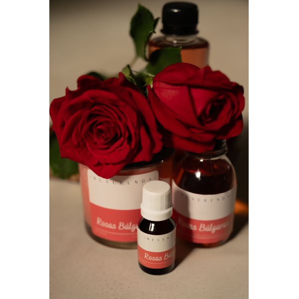 BOX ROSAS BÚLGARAS REVERENDA DIF. 100ML + VELA 200GR + ACEITE ES 20ML + H. SPRAY 250ML