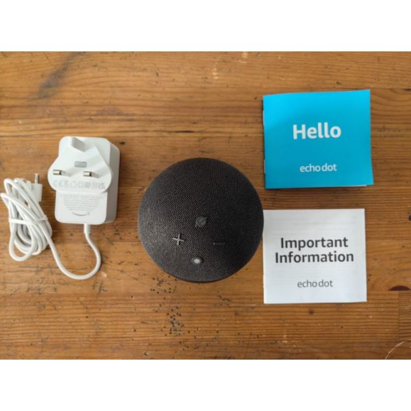 Parlante Inteligente  Echo Dot 5th Gen Alexa Negro