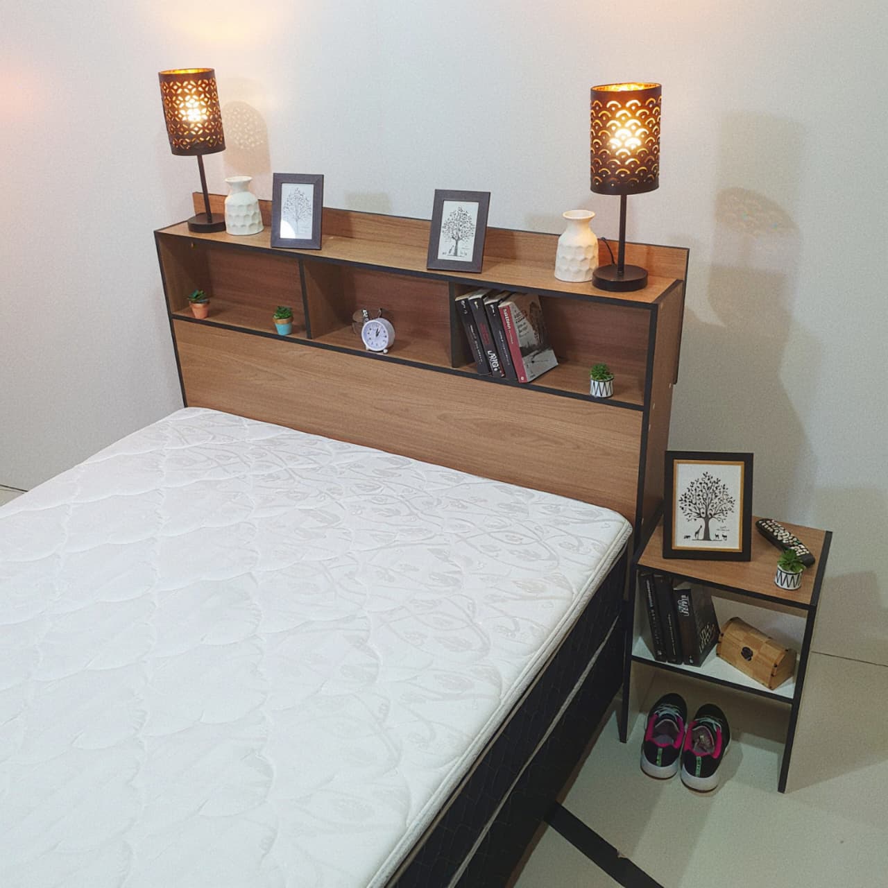 CABECERA PARA SOMMIER/CAMA 140X190 MULTI-ESTANTES + INCLUYE 1 MESITA DE LUZ*